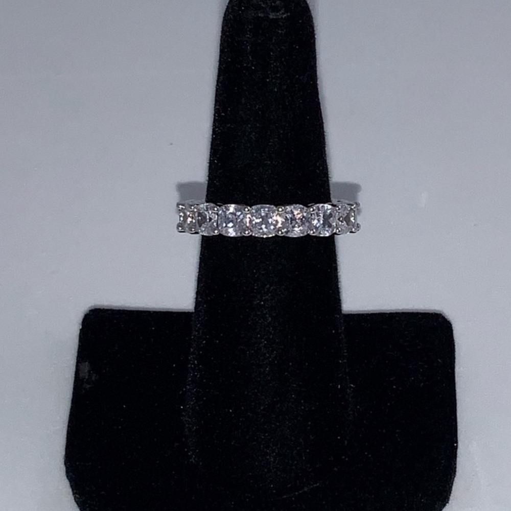 NWT 4.5ct Eternity Band - Round Solitaire Stones - Neiman Marcus - Size 6 - Picture 13 of 15